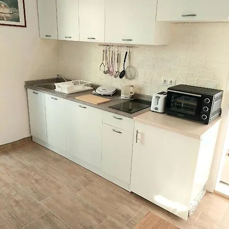Karin Apartment *