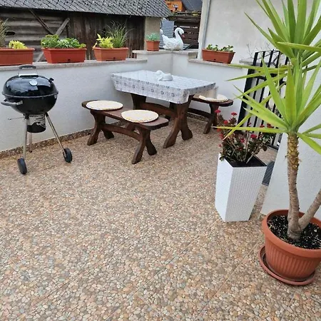 Апартаменты Karin